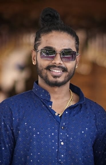 Santosh, Krishnapurada Murugan cast member